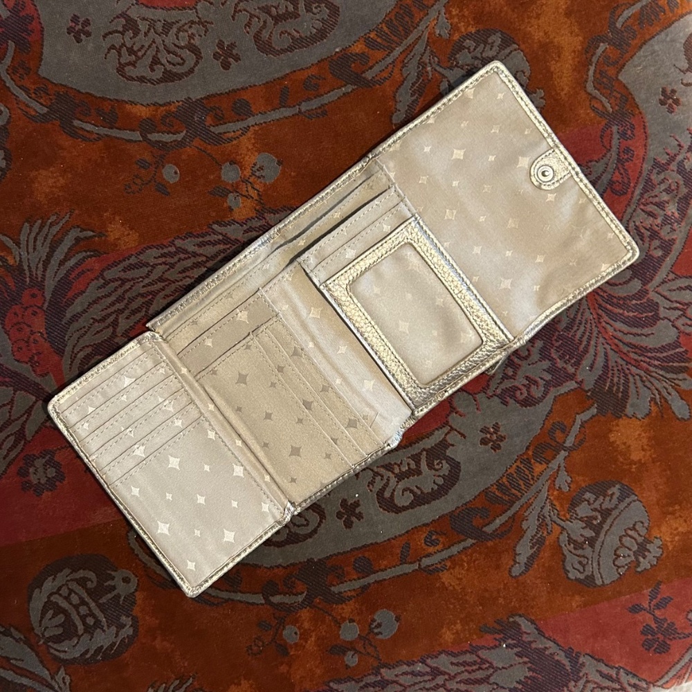 Fossil Metallic Gold/Silver Pebbled Leather Quadfold Wallet Keyhole Logo EUC - Picture 2 of 4